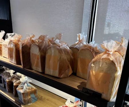 85°C Bakery Cafe Orange