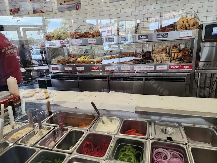 Bruegger's Bagels Picture 8