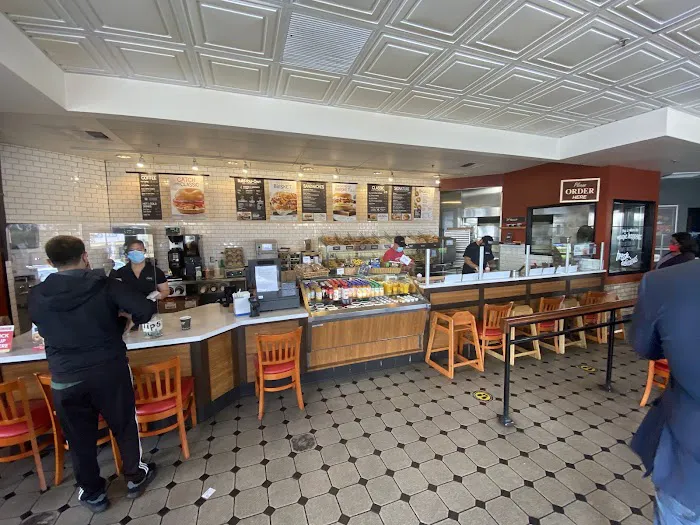 Bruegger's Bagels Picture 7