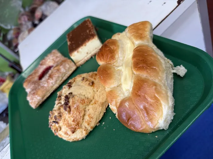 El Panadero - Pasteleria Picture 7