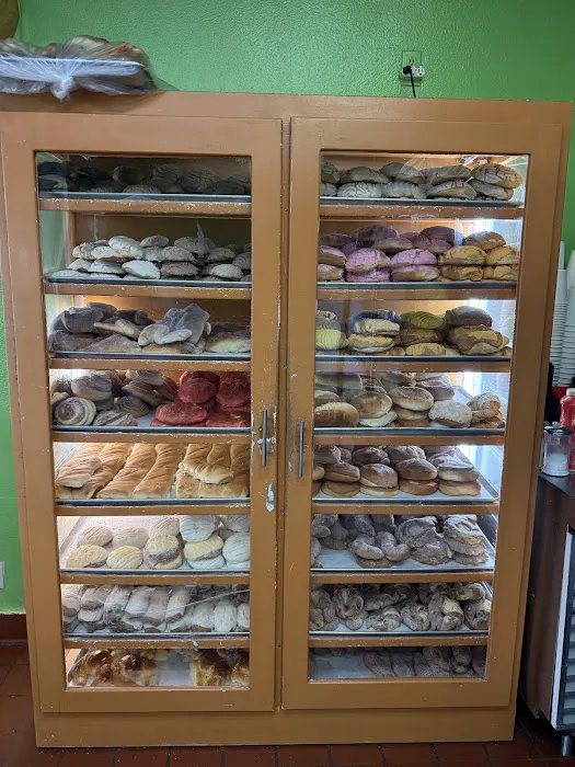 El Panadero - Pasteleria Picture 9