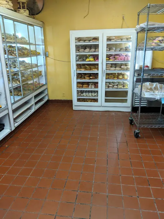 El Panadero - Pasteleria Picture 2