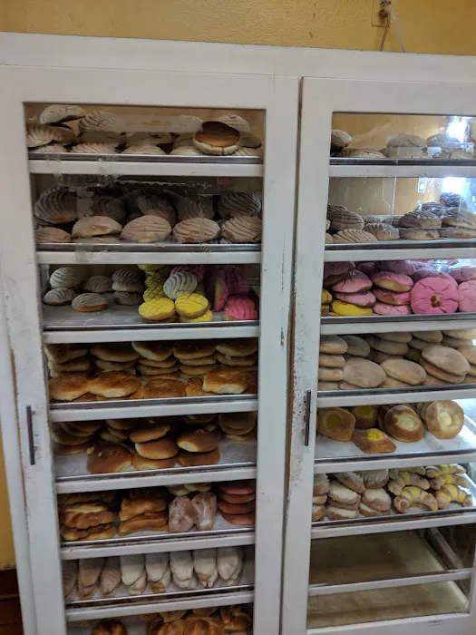 El Panadero - Pasteleria Picture 5