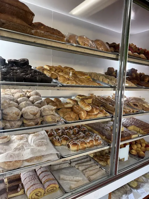 El Panadero - Pasteleria Picture 10