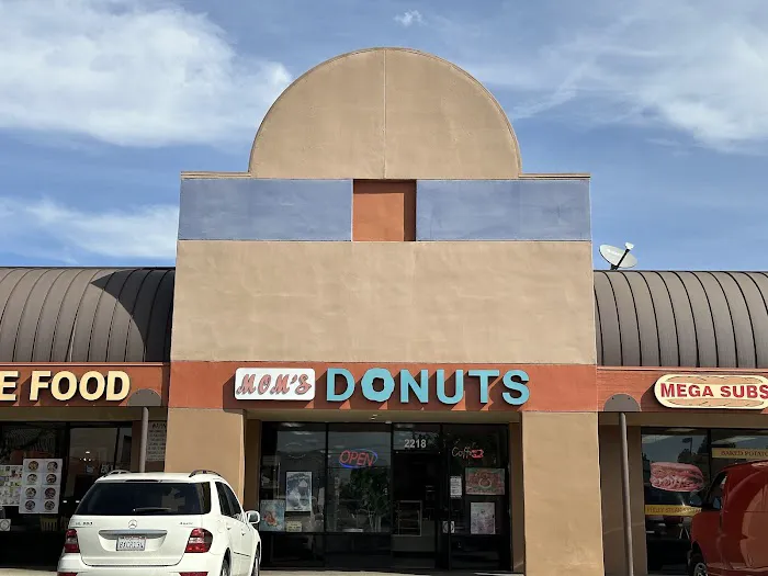 Mom's Donuts & Ice Cream Picture 3