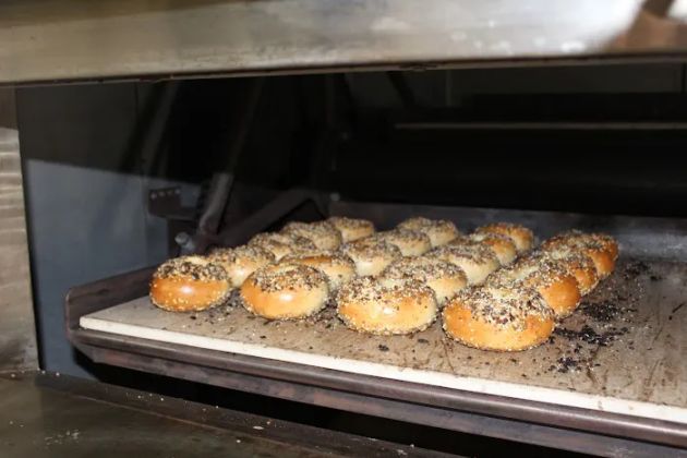 Bo's Bagels & Coffee