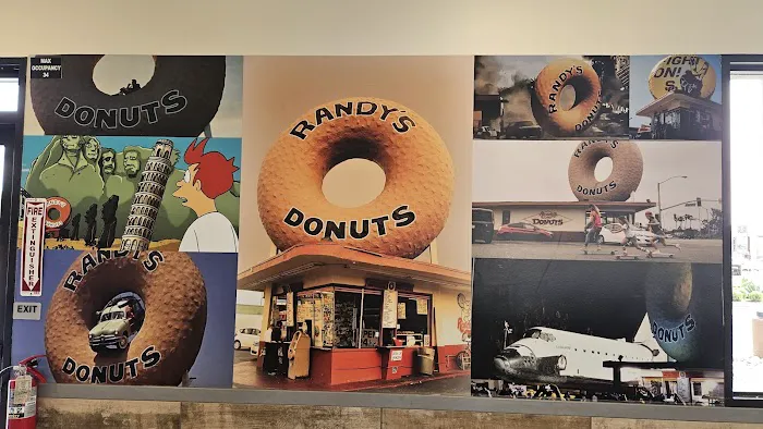 Randy’s Donuts Picture 3