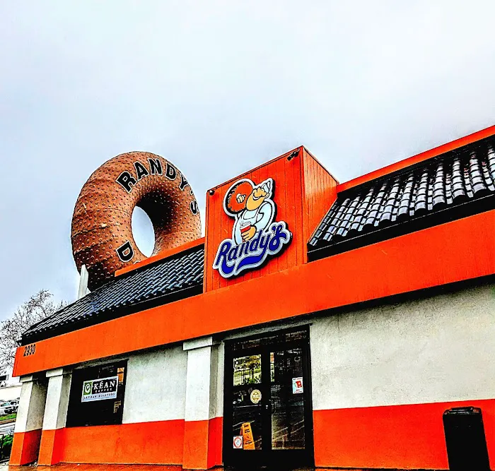 Randy’s Donuts Picture 8