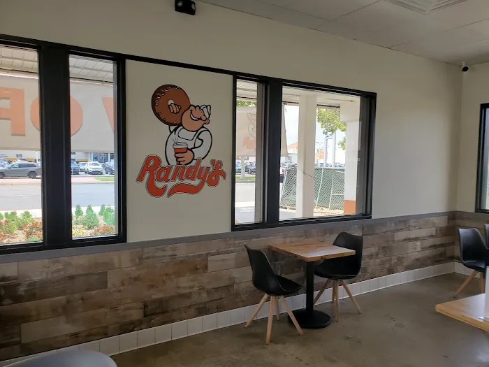 Randy’s Donuts Picture 2
