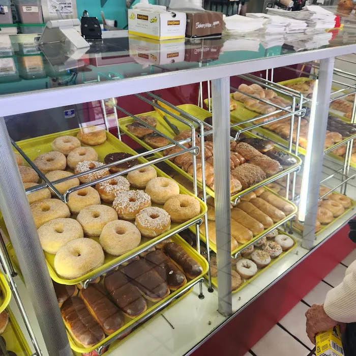 D's Donuts Picture 7
