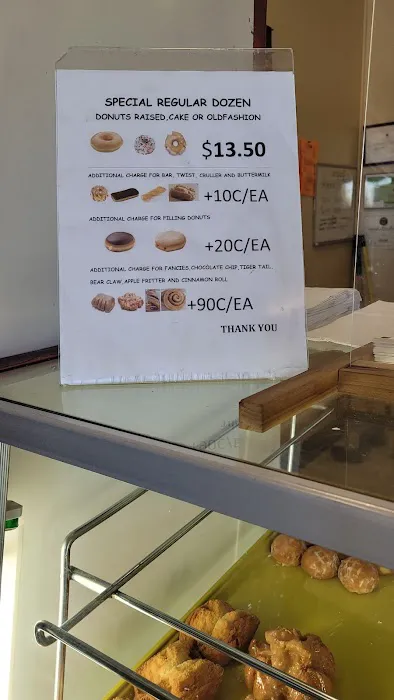 D's Donuts Picture 9