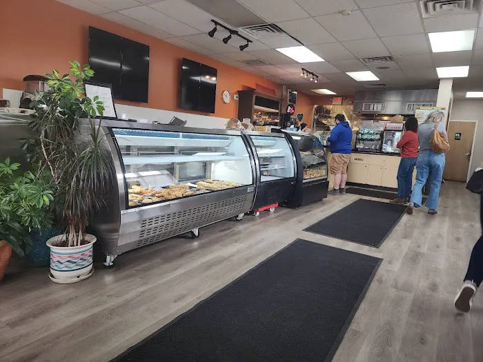 Braulios bakery & bagelissimo cafe Picture 9