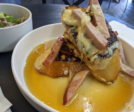 HoopHouse Bakery & Café