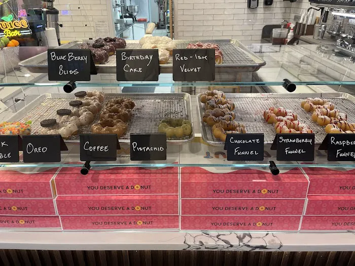 Donut District Picture 9