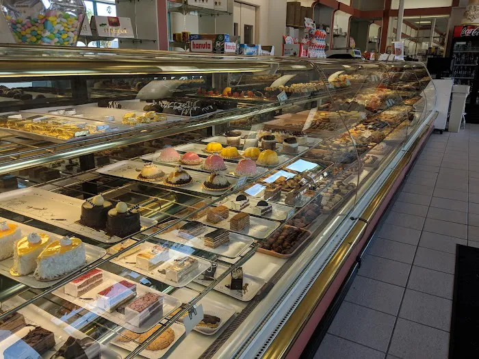 Sarkis Pastry Picture 7