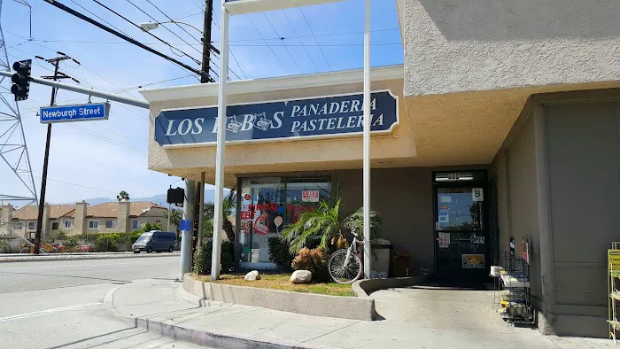 Los Lobos Bakery Picture 4