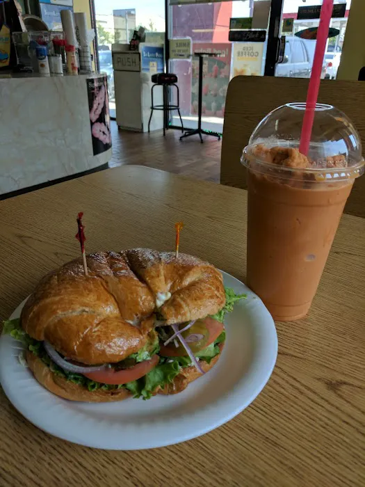 Azusa Donuts Picture 9