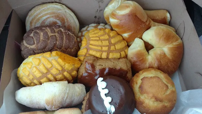 La Curra's Bakery Picture 8