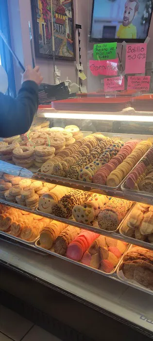 Panaderia El Patito Picture 2