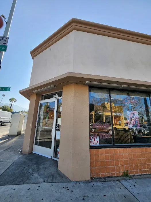 Gladstone Donut House Picture 8