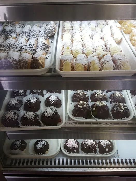 Kalman's Bakery Picture 9