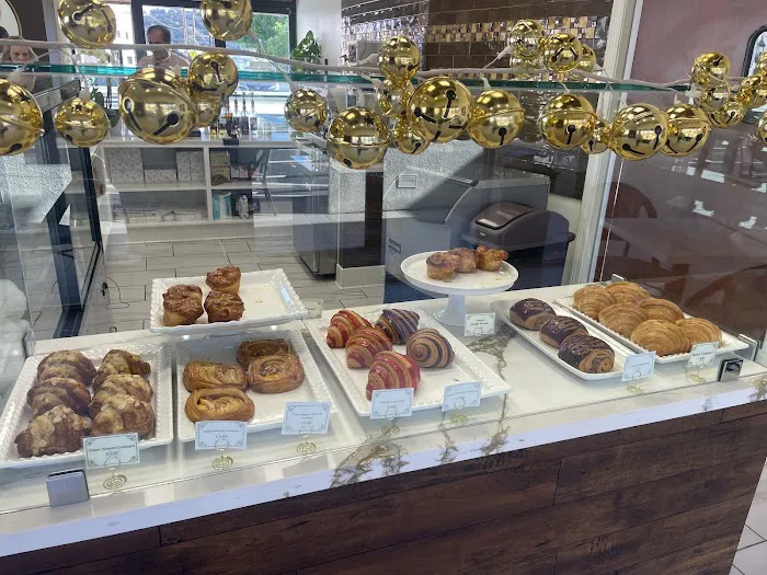 Sweet Demi Lune Bakery & Cafe Picture 7