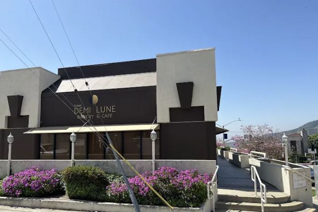 Sweet Demi Lune Bakery & Cafe