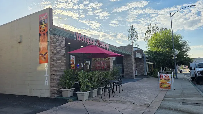 Unique Bakery Picture 8