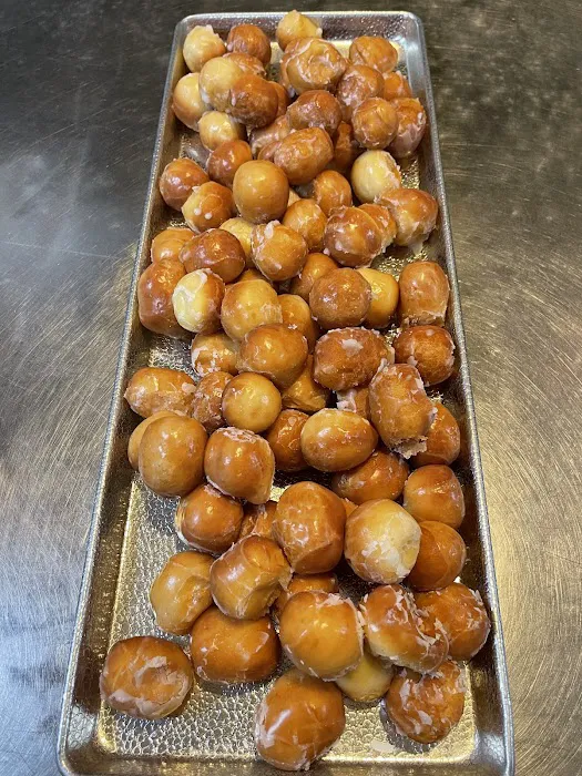 Golden Donut Place Picture 8