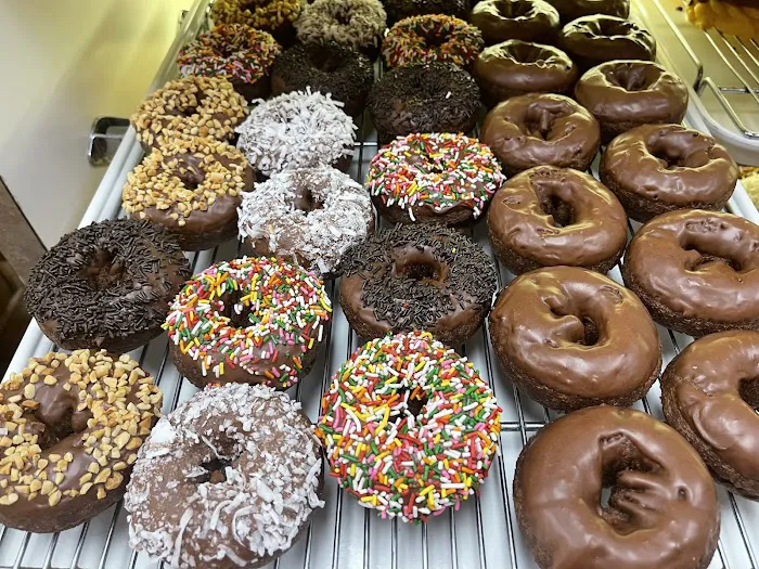 Golden Donut Place Picture 1