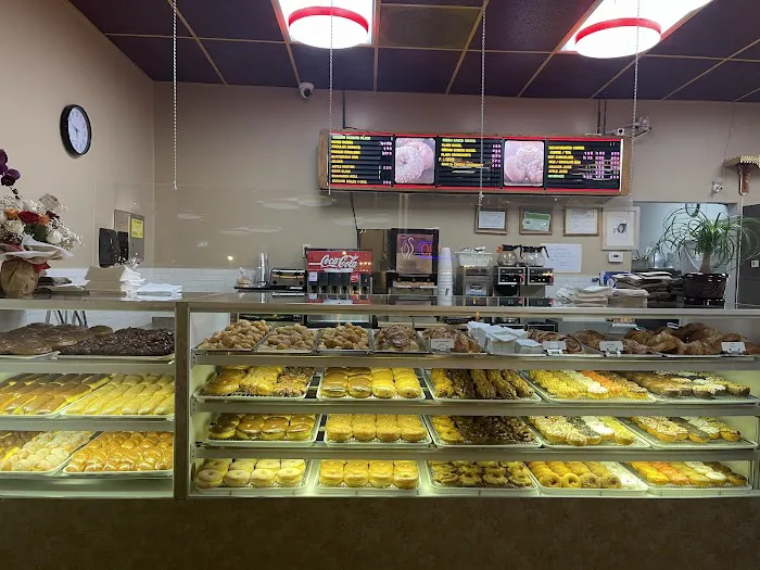 Golden Donut Place Picture 10