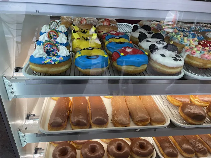 Golden Donut Place Picture 5