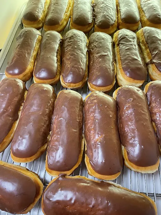Golden Donut Place Picture 2
