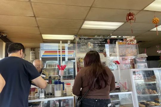 Munchkin's Donuts