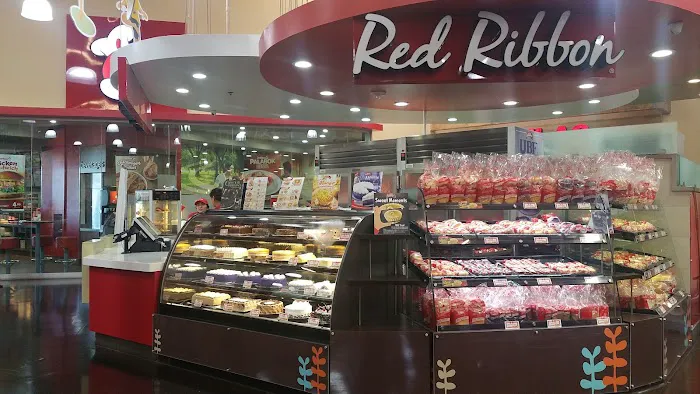Red Ribbon Bakeshop Picture 10
