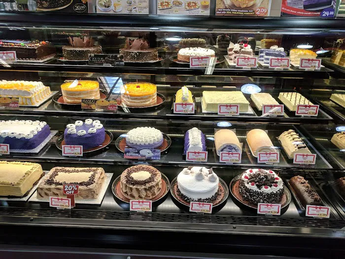 Red Ribbon Bakeshop Picture 8