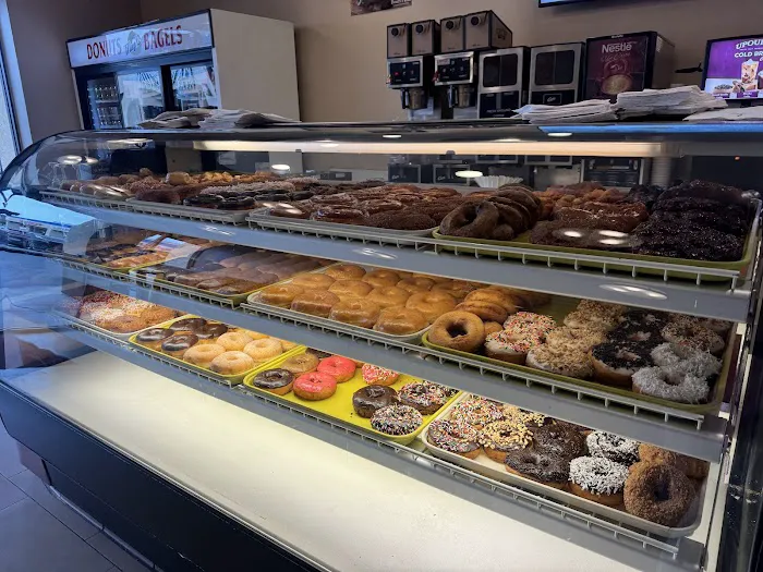 Mag's Donut & Bagel Picture 3