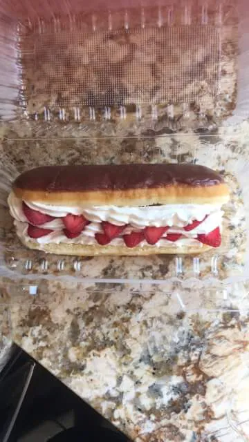 D's Donuts Picture 10