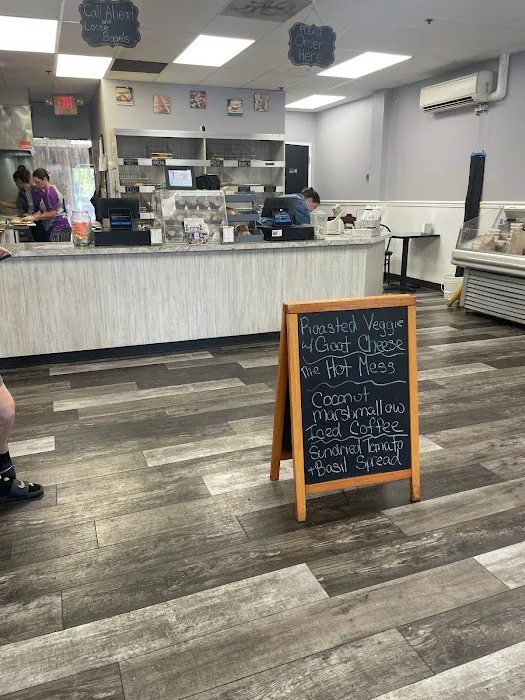 Victoria's Bagel Bistro Picture 3