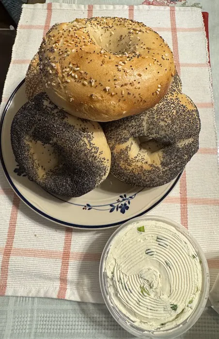 CAESAR'S BAGELS & DELI Picture 7