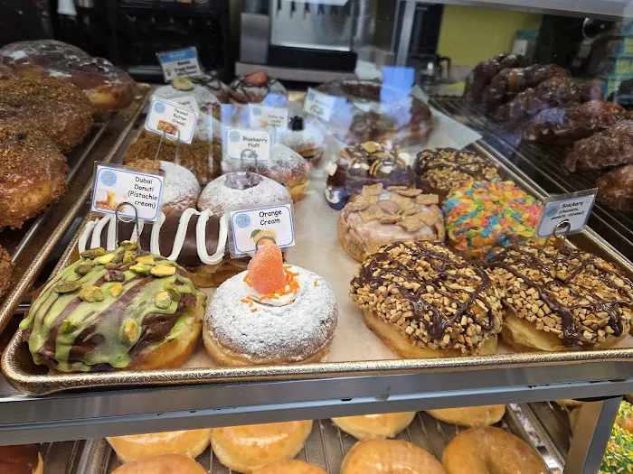 Baker's Dozen Donuts Deli & Delights Picture 4
