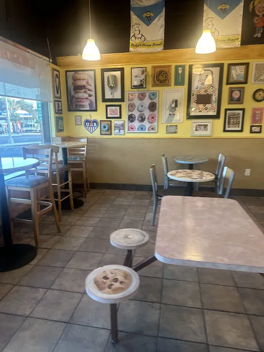 Baker's Dozen Donuts Deli & Delights Picture 2