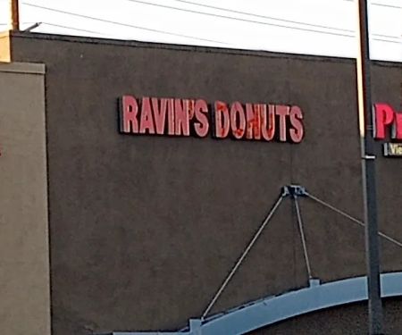 Ravins Donuts