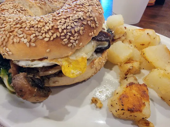 Rey Bagel Bistro Picture 9