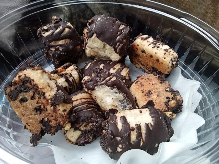 Juniors Cheesecake Bakery Outlet Picture 10