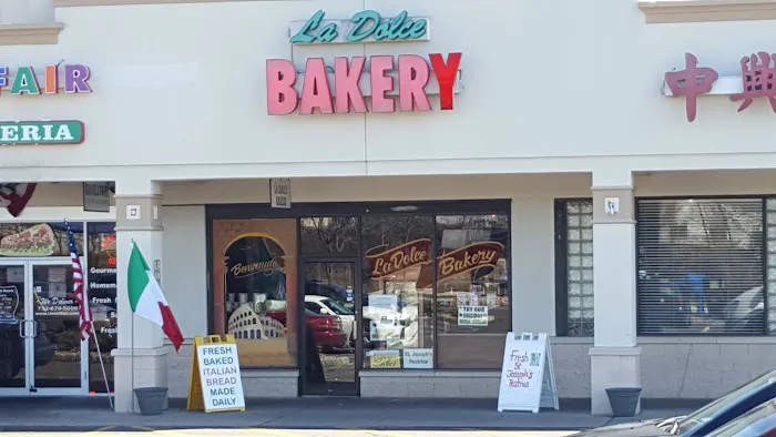 La Dolce Bakery Picture 1