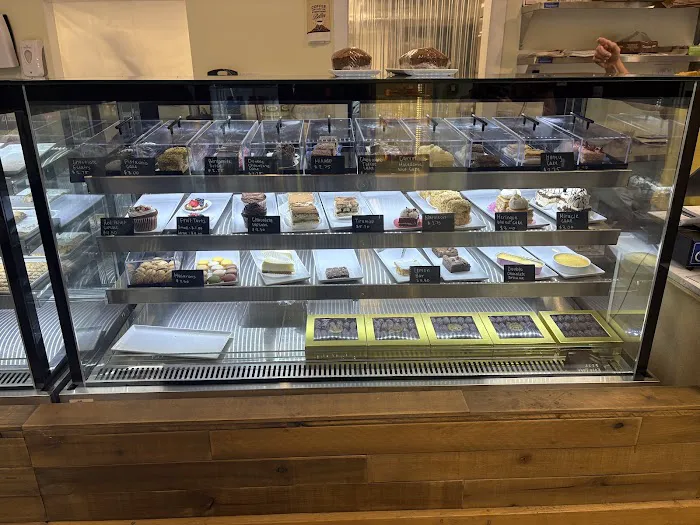 Arnie's Bakery & Cafe Picture 5