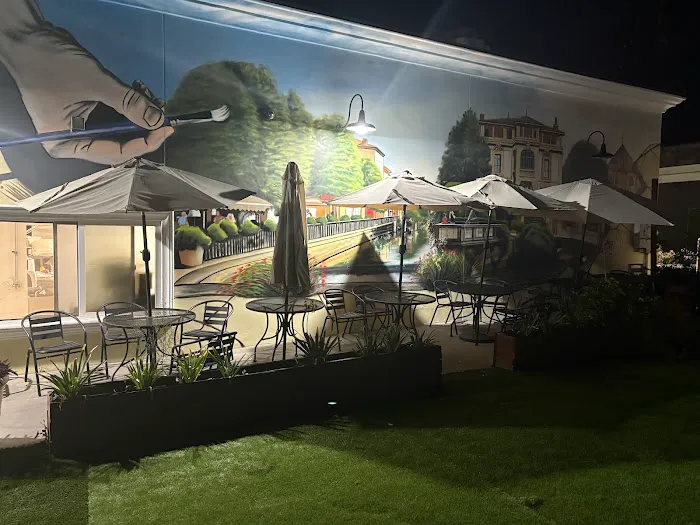 Arnie's Bakery & Cafe Picture 1