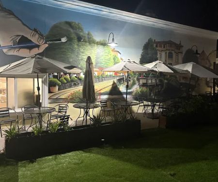 Arnie's Bakery & Cafe