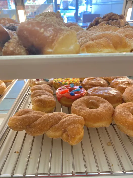 Donut Queen Picture 7